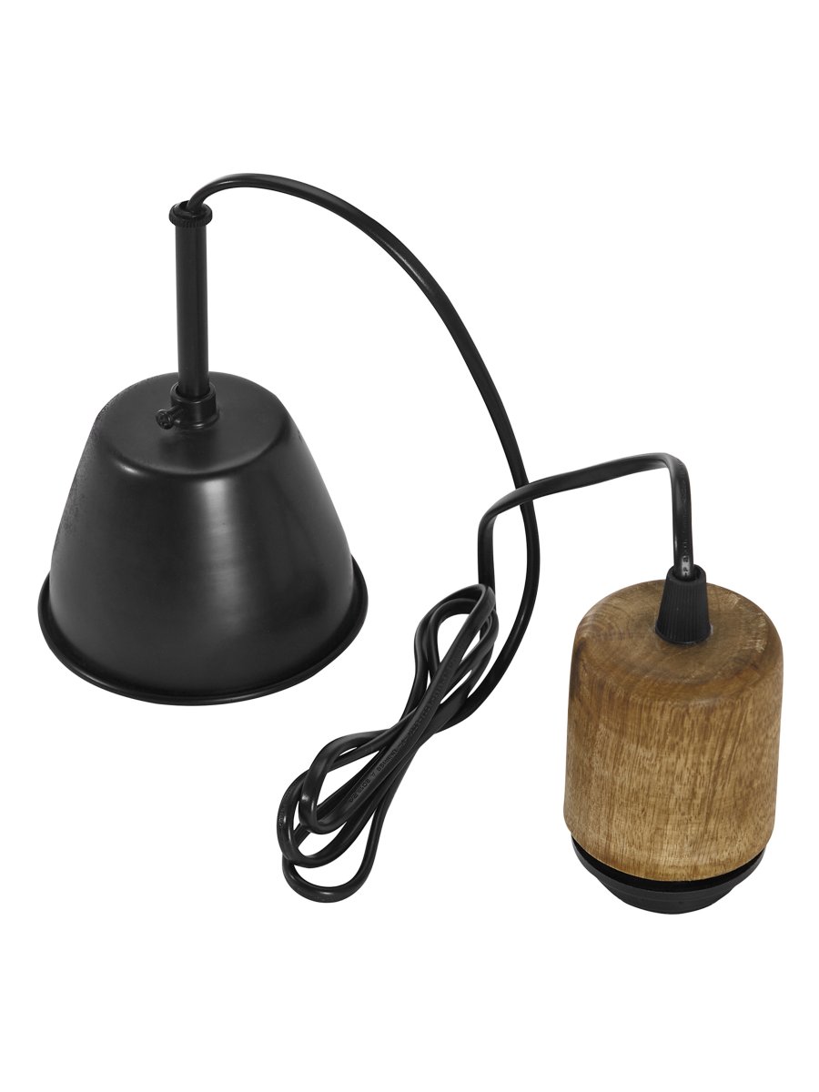 Estrid Ø40 Beige taklampa från PR Home - Lampsk&auml;rmen &auml;r kl&auml;dd i randigt textil och har en l&auml;tt konisk form som avslutas med en gener&ouml;s volang nedtill.