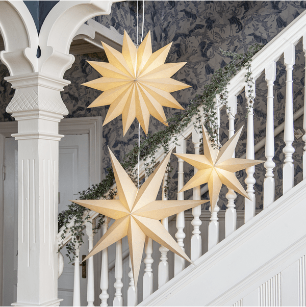 Plain Ø60 Beige från Star Trading - Den ger ett stilrent och modernt intryck.