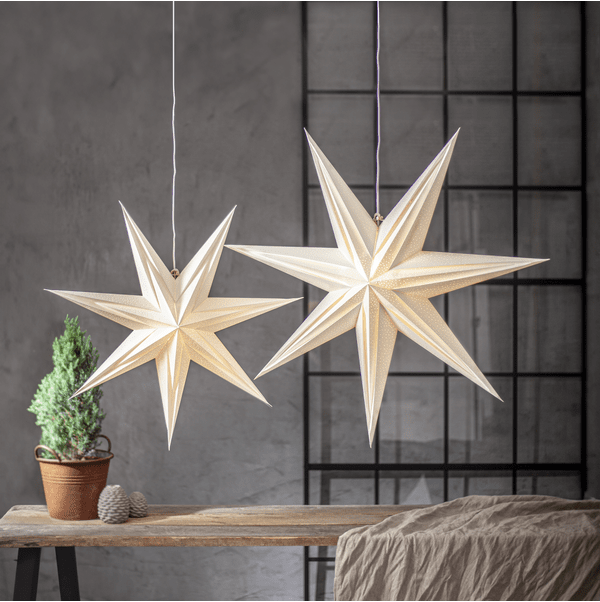 Holly Ø75 Vit från Star Trading - Stj&auml;rnan skapar julst&auml;mning i hemmet och har ett fint h&aring;lm&ouml;nster som ger ett fint sken.