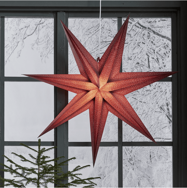 Holly Ø75 Röd från Star Trading - Stj&auml;rnan skapar julst&auml;mning i hemmet och har ett fint h&aring;lm&ouml;nster som ger ett fint sken.