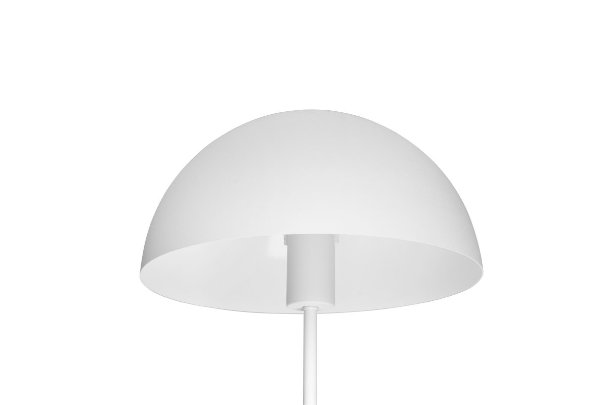Nola 45cm Vit bordslampa från Trio Lighting - Den moderna, svampformade formen sm&auml;lter in i din inredning och skapar harmoni p&aring; en byr&aring; eller nattduksbord.
