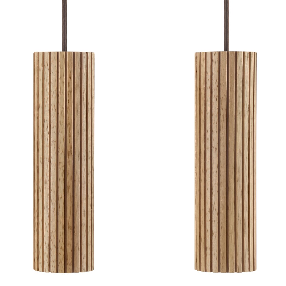 Lakewood 95cm Trä taklampa från Brilliant - Lakewood takpendel kombinerar brun metall med fem cylinderformade sk&auml;rmar i ljust, ribbat tr&auml; f&ouml;r ett varmt och stilrent uttryck.