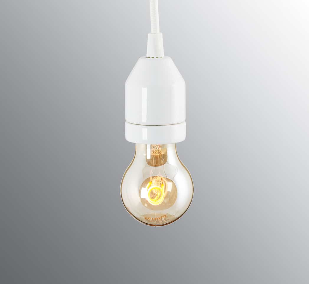 Klack Ø5 Vit taklampa från Ifö electric - Den minimalistiska designen g&ouml;r att den passar i m&aring;nga olika milj&ouml;er och kan med f&ouml;rdel kombineras med en dekorativ ljusk&auml;lla.