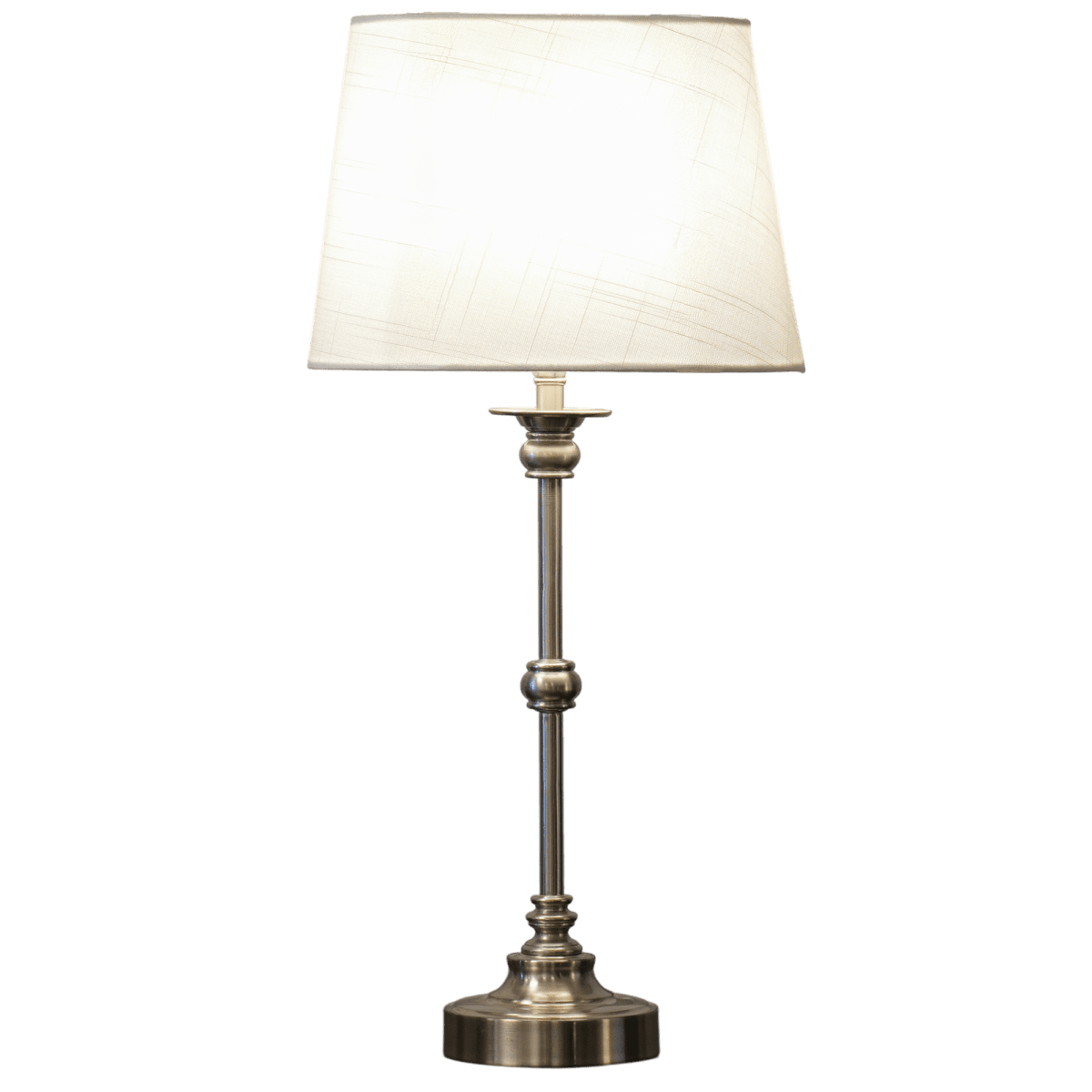 Axel Mini 50cm Silver/offwhite bordslampa från Lampan - Lampfoten &auml;r tillverkad i metall med en vacker satin silverfinish som ger lampan en varm och tidl&ouml;s karakt&auml;r.