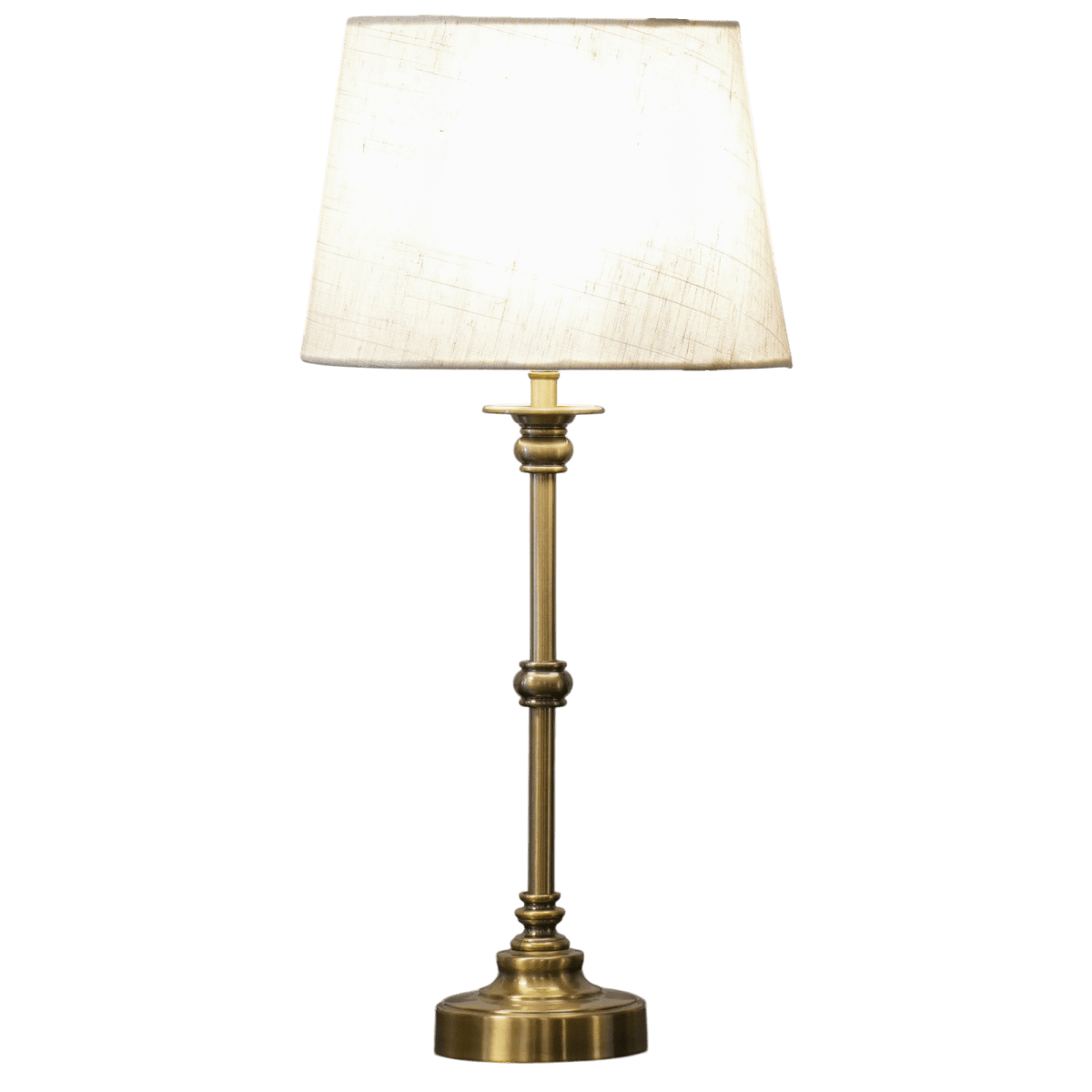 Axel Mini 50cm Antikmässing bordslampa från Lampan - Lampfoten &auml;r tillverkad i metall med en vacker finish i antikm&auml;ssing som ger lampan en varm och tidl&ouml;s karakt&auml;r.