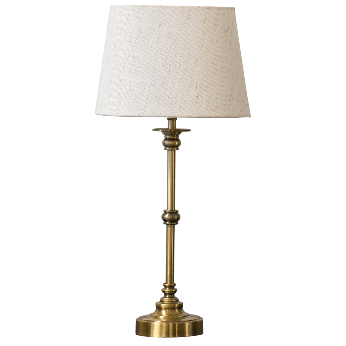 Axel Mini 50cm Antikmässing bordslampa från Lampan - Lampfoten &auml;r tillverkad i metall med en vacker finish i antikm&auml;ssing som ger lampan en varm och tidl&ouml;s karakt&auml;r.