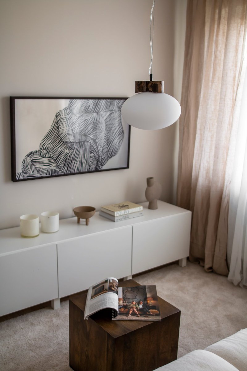 Mammut Ø30 Brun taklampa från Globen Lighting - Mammut &auml;r en exklusiv och lekfull taklampa med dess korta toppdel i sten och stora glaskupa.