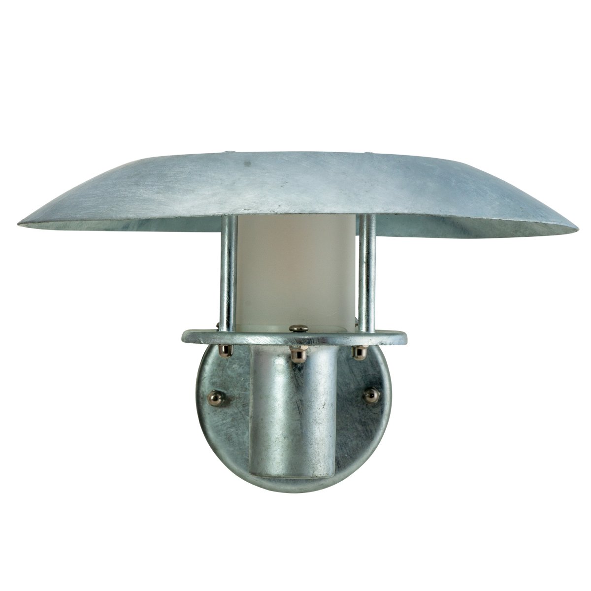 Randers Galvaniserad utelampa från Dyberg Larsen - Den vackra lampan ger ett mysigt ljus p&aring; natten och tillf&ouml;r en modern touch till ditt hem.