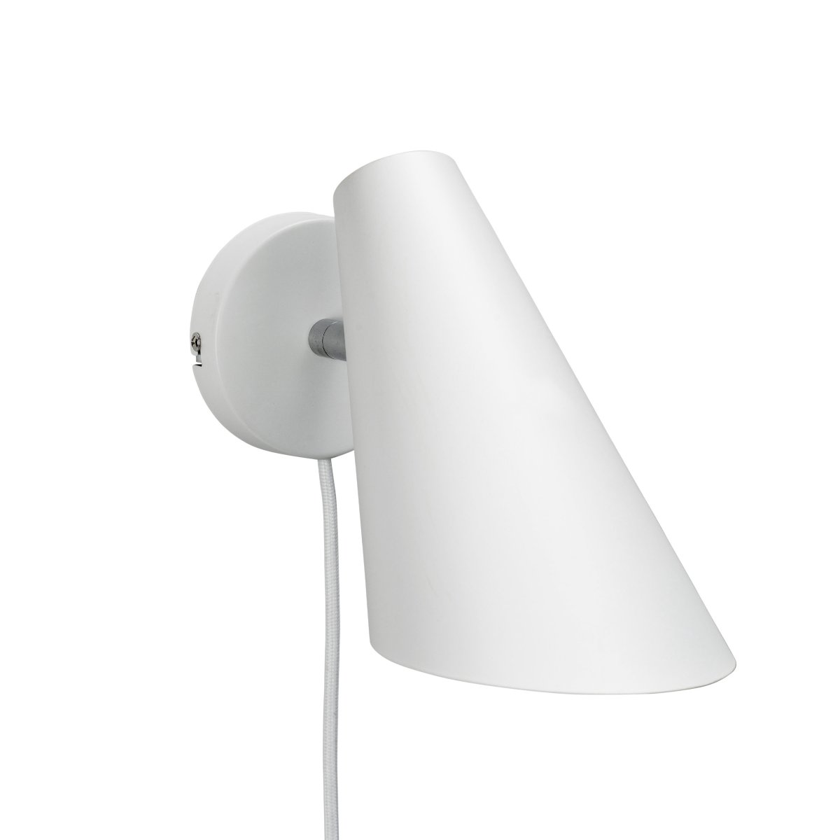 Cale 25cm Vit vägglampa från Dyberg Larsen - Lampan finns i mattsvart och vitt metallutf&ouml;rande, och lamphuvudet kan roteras fritt f&ouml;r optimal belysning.