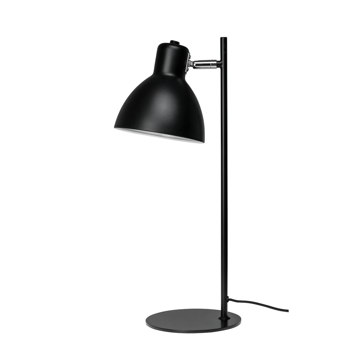 Skagen 50cm Svart skrivbordslampa från Dyberg Larsen - L&aring;t Skagen sprida ett fokuserat och behagligt ljus d&auml;r du beh&ouml;ver det mest, och ge ditt hem en tidl&ouml;s och sofistikerad look med denna kvalitativa lampa!