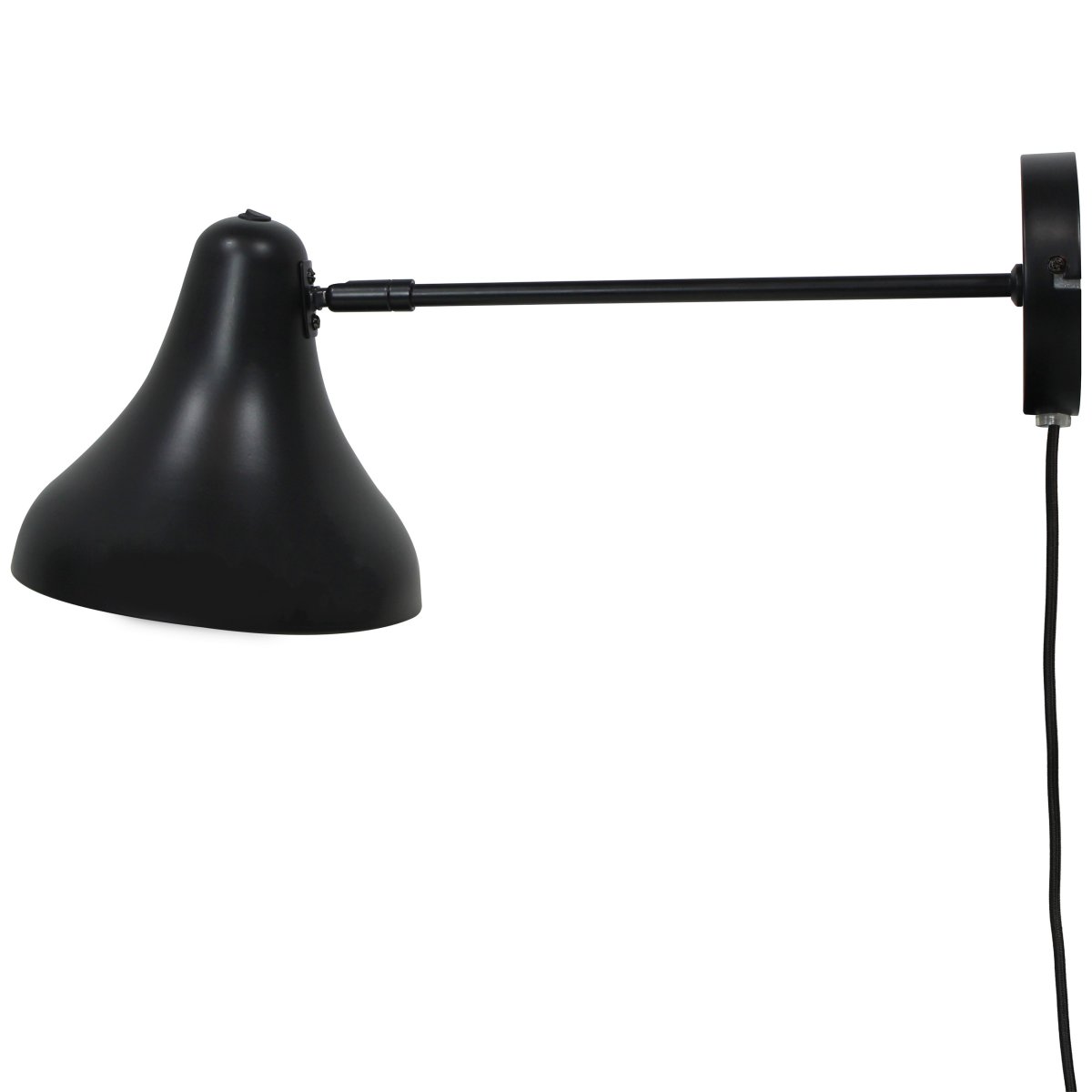 Tokyo 32cm Svart vägglampa från Dyberg Larsen - Den minimalistiska formen och industriella k&auml;nslan g&ouml;r Tokyo till en diskret men elegant inredningsdetalj som sm&auml;lter in i b&aring;de moderna och klassiska milj&ouml;er.
