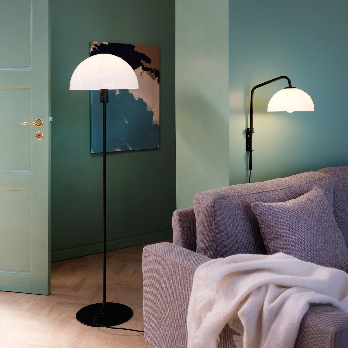 Jazz 43cm Svart vägglampa från Dyberg Larsen - Lampan kan vridas och justeras upp och ner.