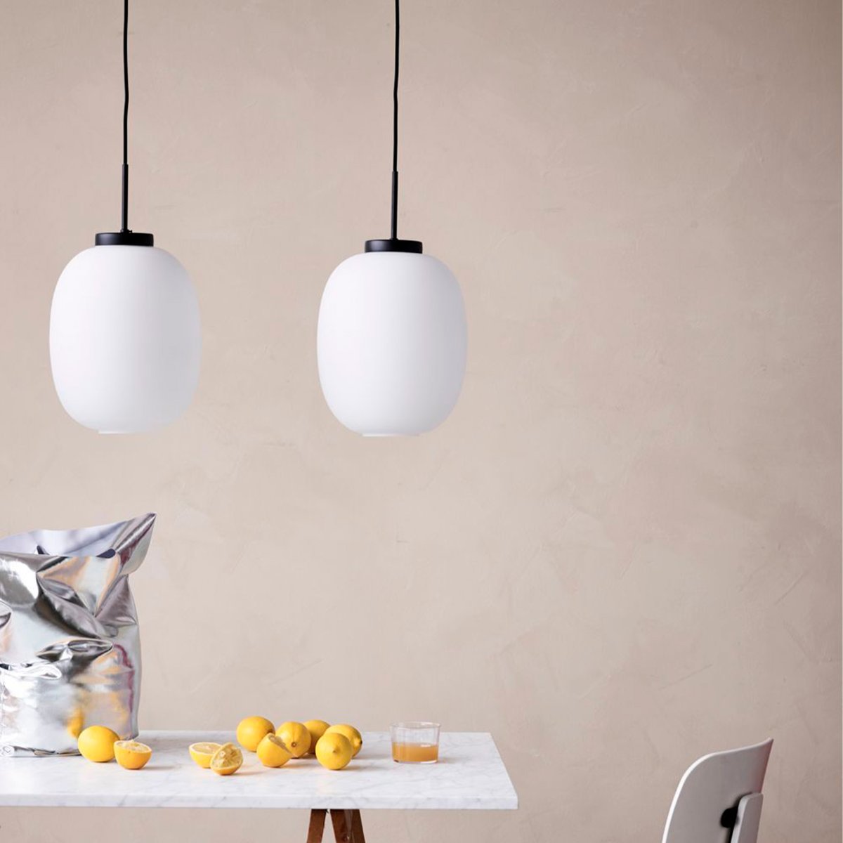 DL39 Ø25 Svart taklampa från Dyberg Larsen - DL39 pendel &auml;r en harmonisk och enkel lampa med inspiration fr&aring;n klassiska linjer och minimalistisk inredning.