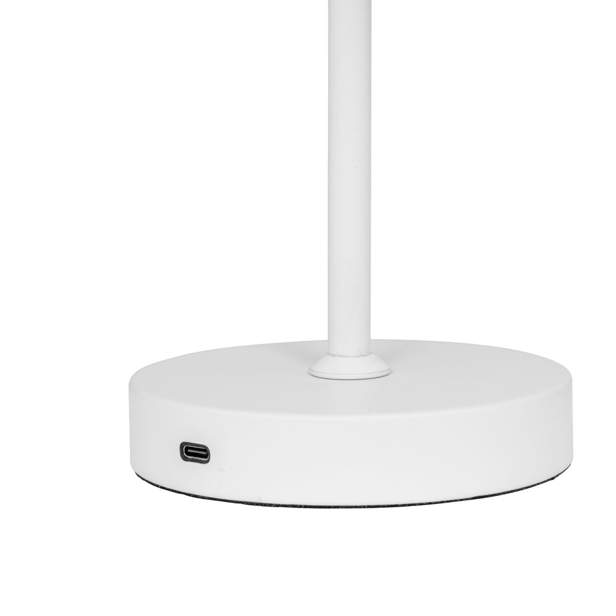 Stockholm 30cm Vit portabel från Dyberg Larsen - Stockholm LED-bordslampa i vitt &auml;r en uppladdningsbar lampa med tre ljusstyrkeniv&aring;er (100 %, 50 % och 25 %), idealisk f&ouml;r b&aring;de inomhus- och tillf&auml;llig utomhusanv&auml;ndning.