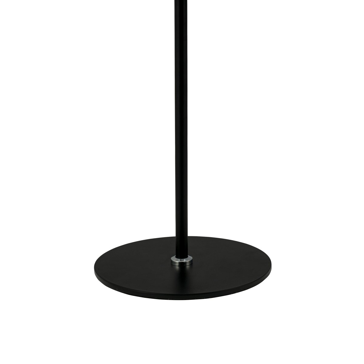 Easton 56cm Svart skrivbordslampa från Dyberg Larsen - Lamporna &auml;r tillverkade i svart metall med kromdetaljer och har en sladdl&auml;ngd p&aring; 1,6 meter.