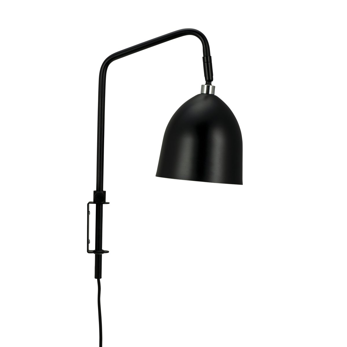 Easton 43cm Svart vägglampa från Dyberg Larsen - Easton-serien har en lugn och sofistikerad design som sm&auml;lter in i alla moderna interi&ouml;rer.