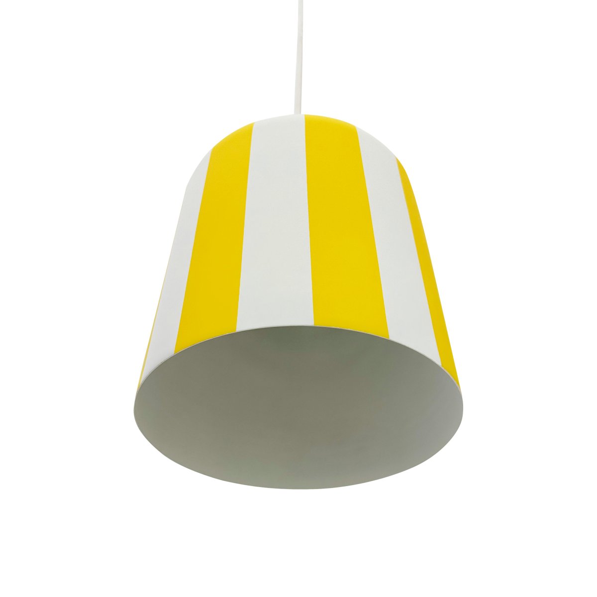 Gry Ø20 Gul taklampa från Dyberg Larsen - Genom att ta igenk&auml;nnbara m&ouml;nster och s&auml;tta dem i en ny kontext ville hon skapa en lampa som f&aring;r m&auml;nniskor att le och ger en unik visuell upplevelse.