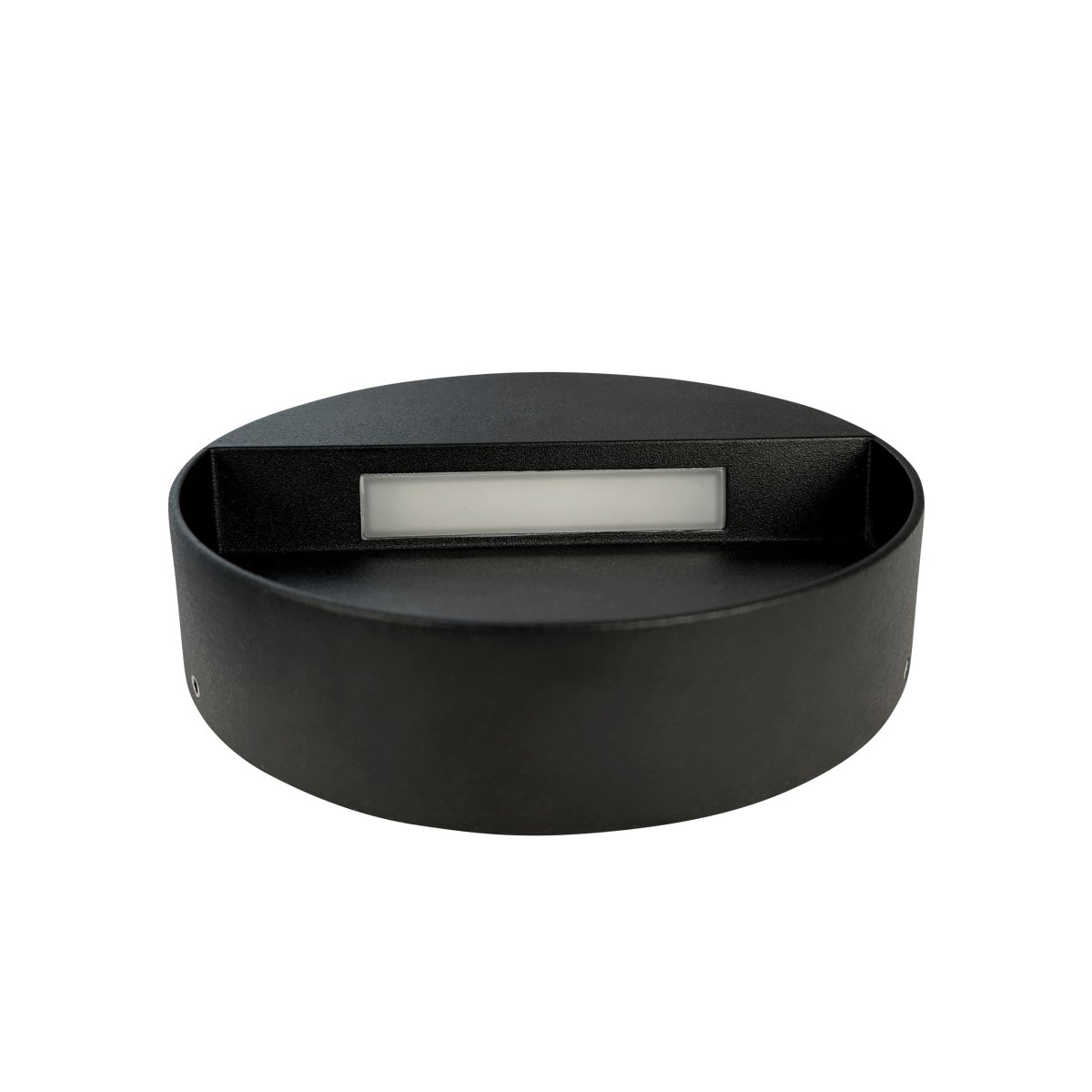 Pluto Svart utelampa från Dyberg Larsen - Med sin moderna design och robusta kvalitet &auml;r denna lampa perfekt f&ouml;r att lysa upp ditt hem och skapa en inbjudande atmosf&auml;r.