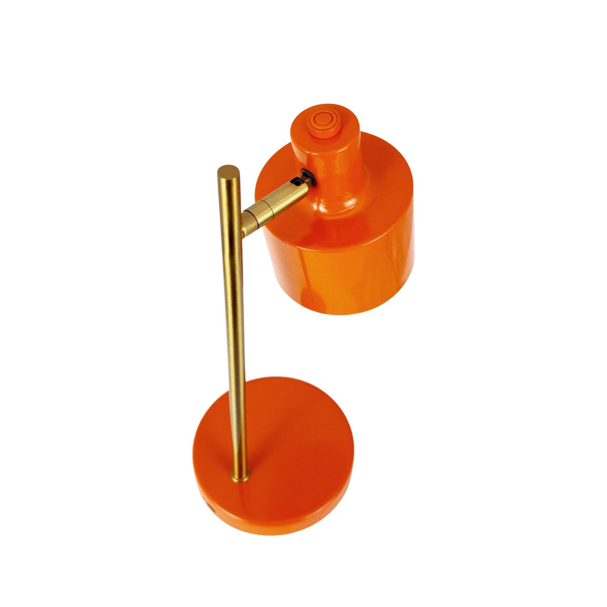 Ocean Mini 28cm Orange portabel från Dyberg Larsen - Fulladdad p&aring; cirka 6 timmar och den lyser i upp till 20 timmar p&aring; l&auml;gsta ljusstyrkan och upp till 4 timmar p&aring; h&ouml;gsta.