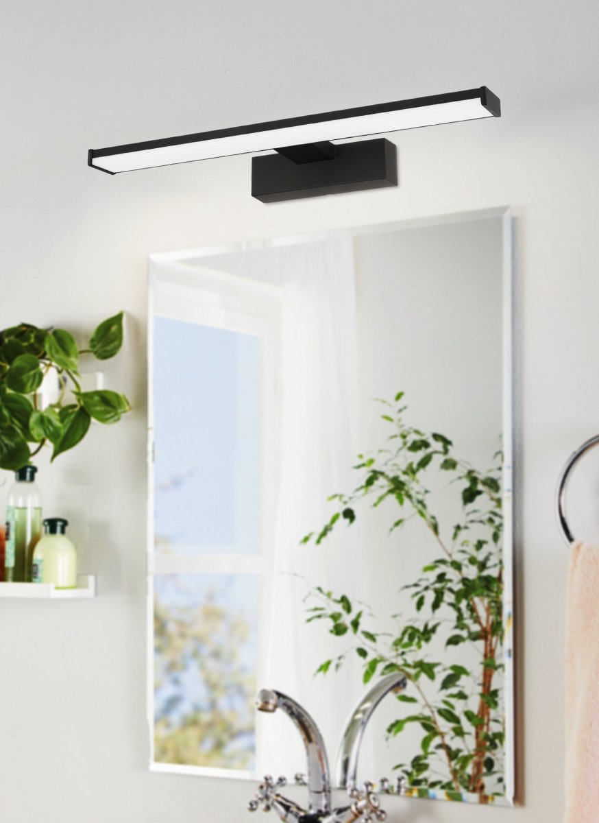 Pandella 40cm Svart badrumslampa från Eglo - Pandella spegelbelysning &auml;r en stilren och funktionell lampa anpassad f&ouml;r badrumsmilj&ouml;.