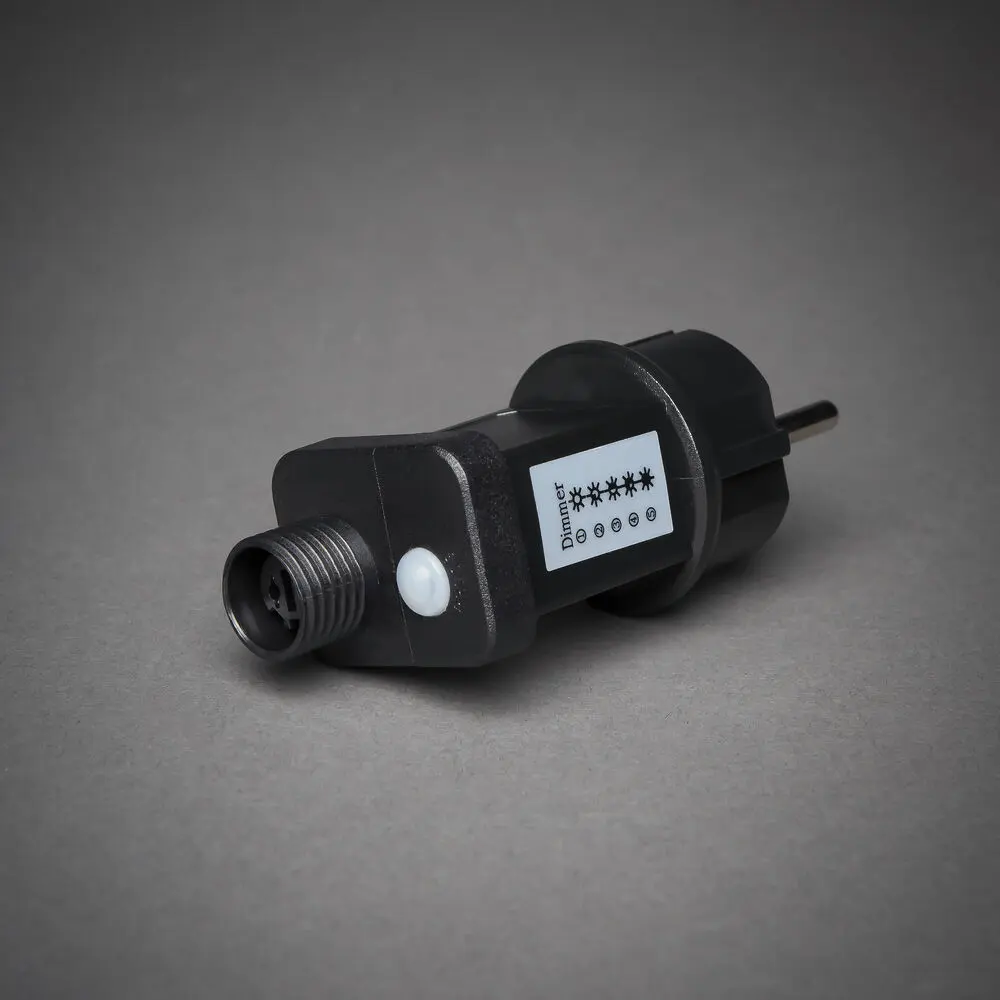 Ljusslinga amber E27 4,5m Svart från Konstsmide - IP44-klassad och t&aring;lig nog f&ouml;r b&aring;de inomhus- och utomhusbruk.