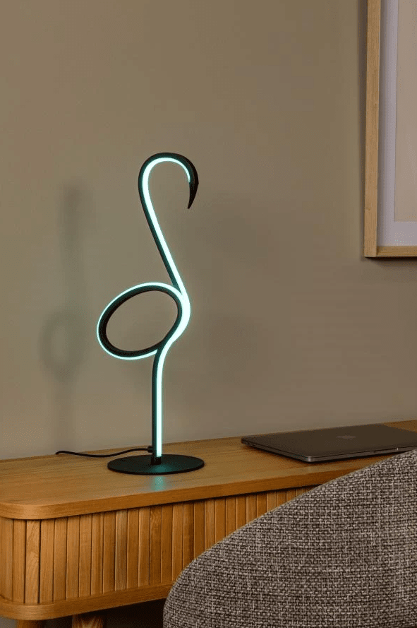 Flamingo 50cm Svart bordslampa från Lucide - Ge ditt hem en f&auml;rgstark touch med den unika Flamingo lampan.