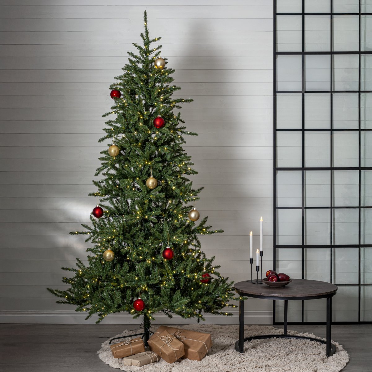 Minnesota 250cm Grön från Star Trading - Levereras med 5m gr&ouml;n anslutningskabel och transformator.