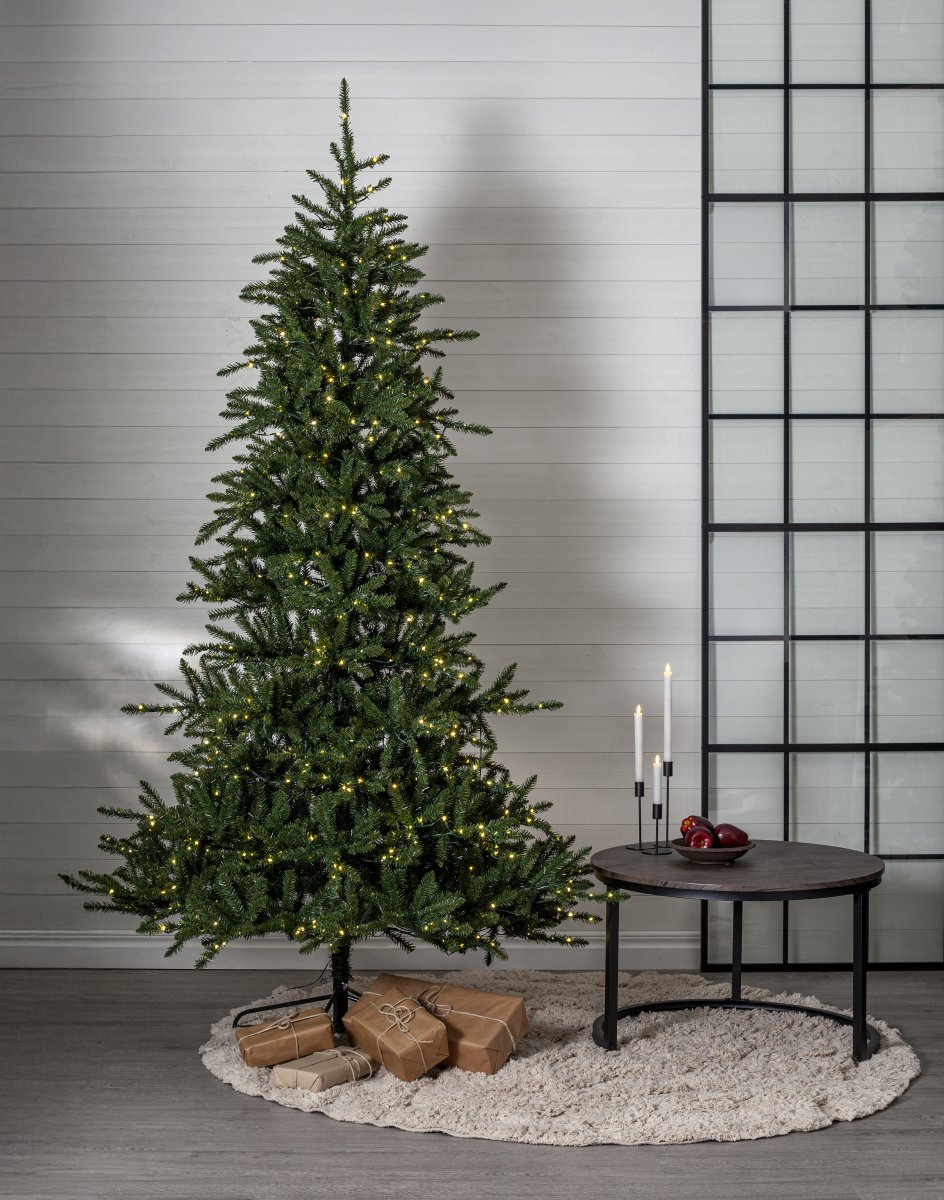 Minnesota 250cm Grön från Star Trading - Levereras med 5m gr&ouml;n anslutningskabel och transformator.