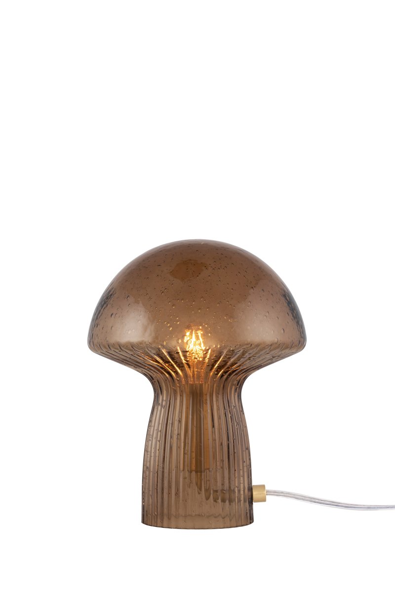 Fungo 20cm Brun bordslampa från Globen Lighting - Varje lampa &auml;r munbl&aring;st och unik, vilket inneb&auml;r att variationer i f&auml;rg, glastjocklek och antal bubblor f&ouml;rekommer.