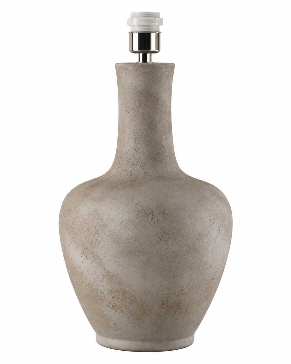 Dilbar 54cm Sand från Hallbergs - Dilbar lampfot &auml;r tillverkad i keramik och har en mjuk sandgr&aring; f&auml;rg som ger ett varmt och stilrent uttryck.
