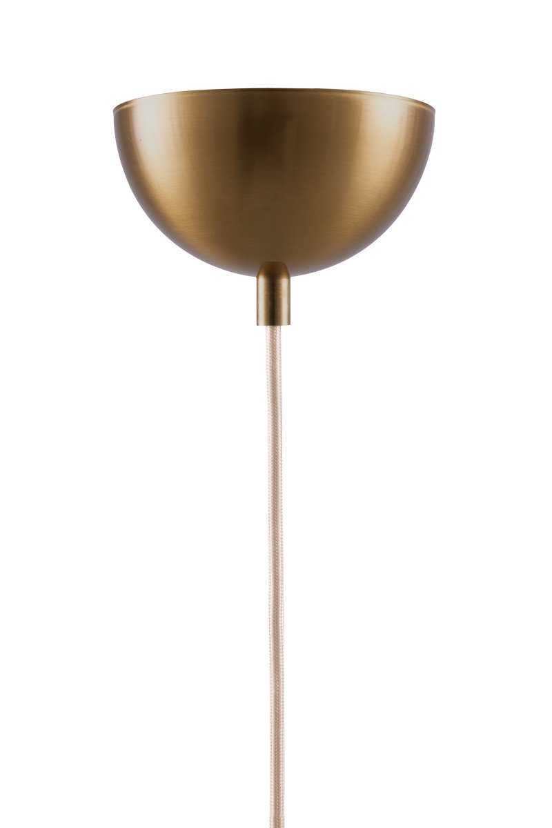 Iris Ø50 Krämvit taklampa från Globen Lighting - Iris &auml;r en elegant takpendel i j&auml;rn med m&auml;ssingsfinish och en handgjord textilsk&auml;rm i kr&auml;mvit bomull.