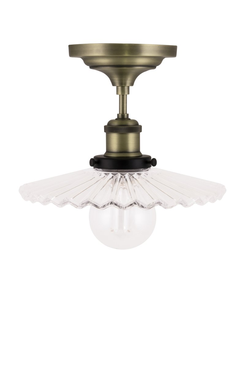 Cobbler Ø25 Transparent plafond från Globen Lighting - Cobbler &auml;r en ny tappning p&aring; en klassisk skomakarlampa som g&ouml;r sig perfekt i flera olika inredningar.