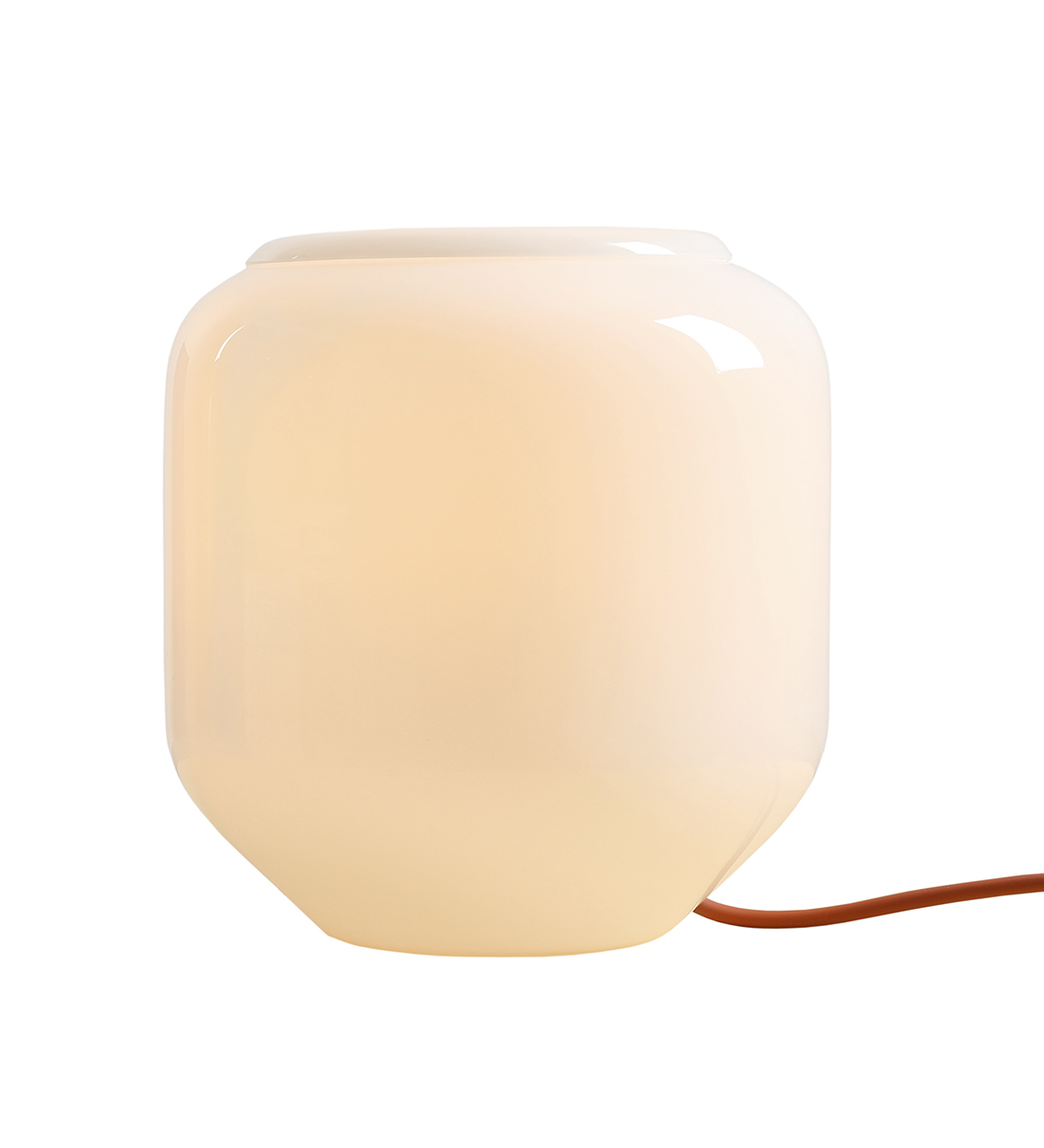 Flask 18cm Vit/terrakotta bordslampa från Artera - Den dekorativa kupan i opalglas sprider ett mjukt och behagligt ljus som skapar en inbjudande atmosf&auml;r.