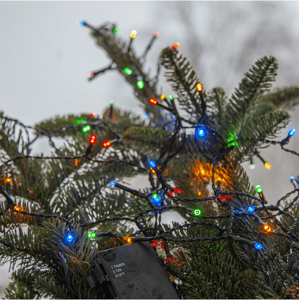 Ljusslinga Akku 10m Svart från Star Trading - Den &auml;r utrustad med en praktisk timerfunktion som lyser i 6 timmar och &auml;r sl&auml;ckt i 18 timmar f&ouml;r att spara batteri.