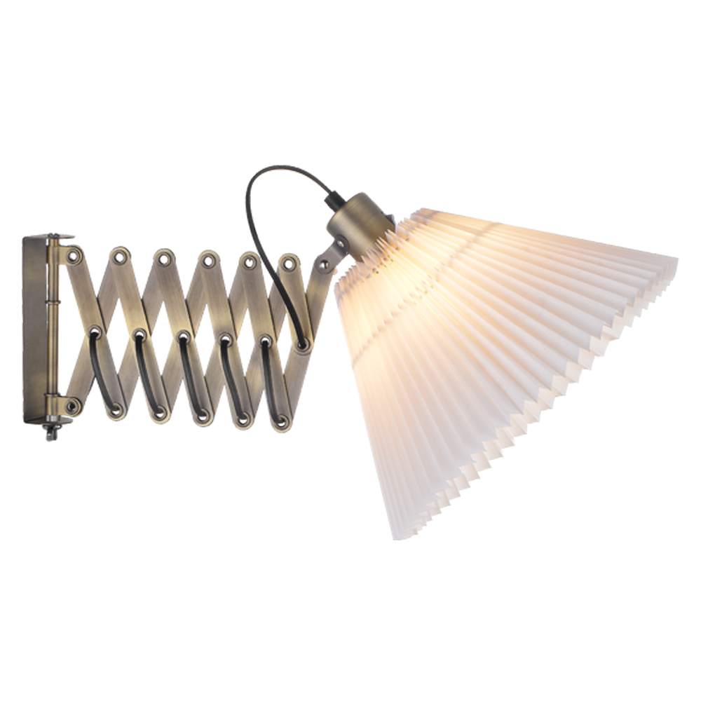 Medina Ø33 Antikmässing vägglampa från Halo Design - Medina &auml;r en modern v&auml;glampa med klassiska drag.
