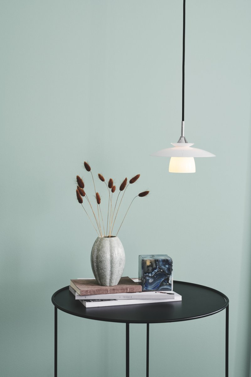 Scandinavia Ø20 Opal taklampa från Halo Design - Scandinavia &auml;r b&aring;de praktisk och estetisk &ndash; en lampa som f&ouml;renar funktion och form p&aring; ett harmoniskt s&auml;tt.