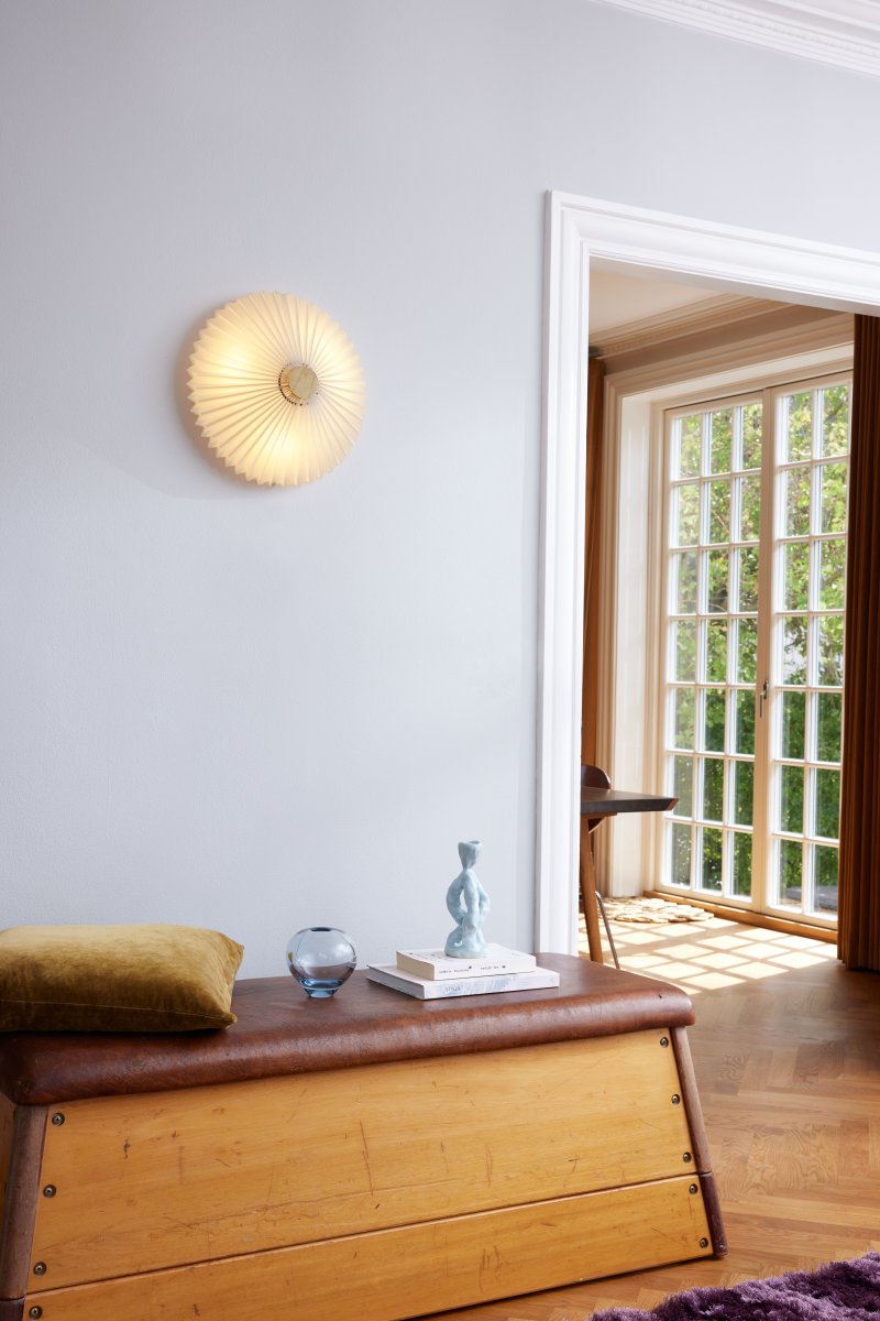 Paris Ø40 Antik plafond från Halo Design - Lampan Paris &auml;r en stilfull och flexibel belysningsl&ouml;sning som kan monteras b&aring;de som plafond och v&auml;gglampa.