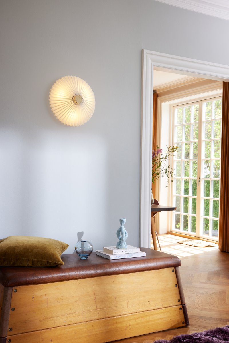 Paris Ø40 Antik plafond från Halo Design - Lampan Paris &auml;r en stilfull och flexibel belysningsl&ouml;sning som kan monteras b&aring;de som plafond och v&auml;gglampa.