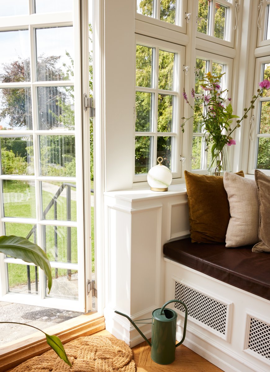 Stockholm 20cm Grön portabel från Halo Design - Den &auml;r IP44-klassad och kan anv&auml;ndas b&aring;de inomhus och utomhus (men b&ouml;r f&ouml;rvaras och laddas inomhus).