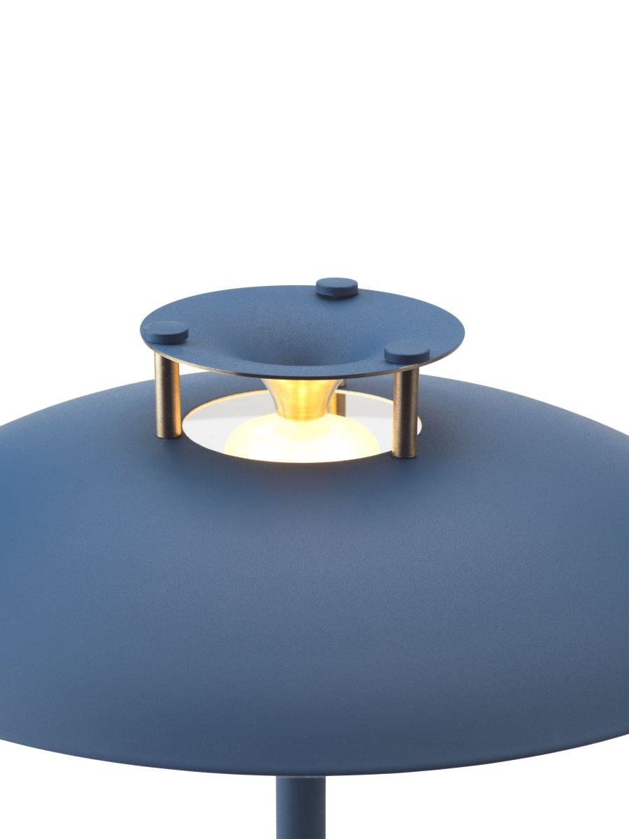 Stepp One-Two -Three 30cm Mörkblå portabel från Halo Design - Lampan har en inbyggd 3-stegs dimmer och ger ett behagligt varmvitt ljus.