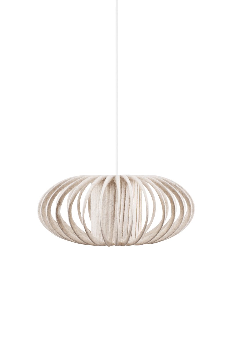 Selma skärm exkl. upphäng Ø45 Beige taklampa från Globen Lighting - Sk&auml;rmen kan anv&auml;ndas b&aring;de som pendel och plafond, v&auml;lj till ljusk&auml;lla och upph&auml;ng (s&auml;ljs separat) f&ouml;r det anv&auml;ndningsomr&aring;de du &ouml;nskar.