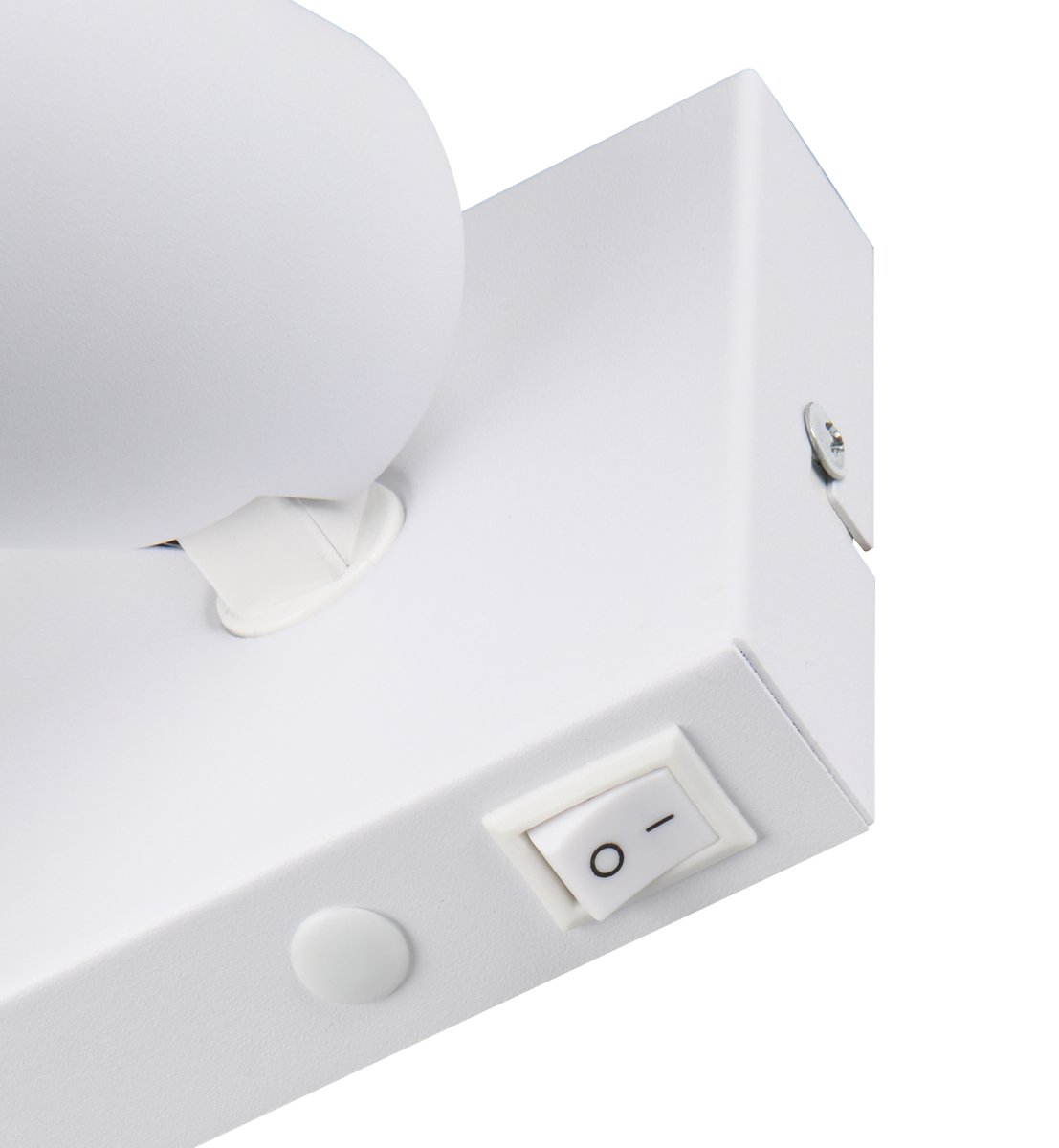 Sharp Vit läslampa från Trio Lighting - &nbsp;Lampan kan ocks&aring; t&auml;ndas och sl&auml;ckas med en str&ouml;mbrytaren p&aring; v&auml;ggf&auml;stet som ett alternativ till den vanliga str&ouml;mbrytaren.