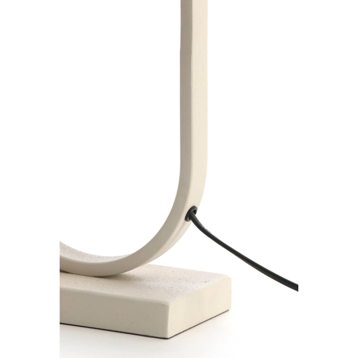 Jamiri 45cm Krämvit från Light & Living - Dess luftiga och symmetriska form g&ouml;r den till ett harmoniskt inslag i b&aring;de moderna och traditionella hem.