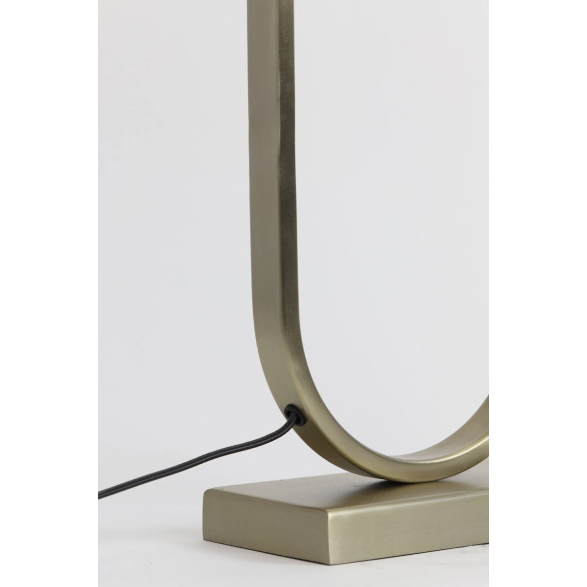 Jamiri 55cm Guld från Light & Living - Dess luftiga och symmetriska form g&ouml;r den till ett harmoniskt inslag i b&aring;de moderna och traditionella hem.