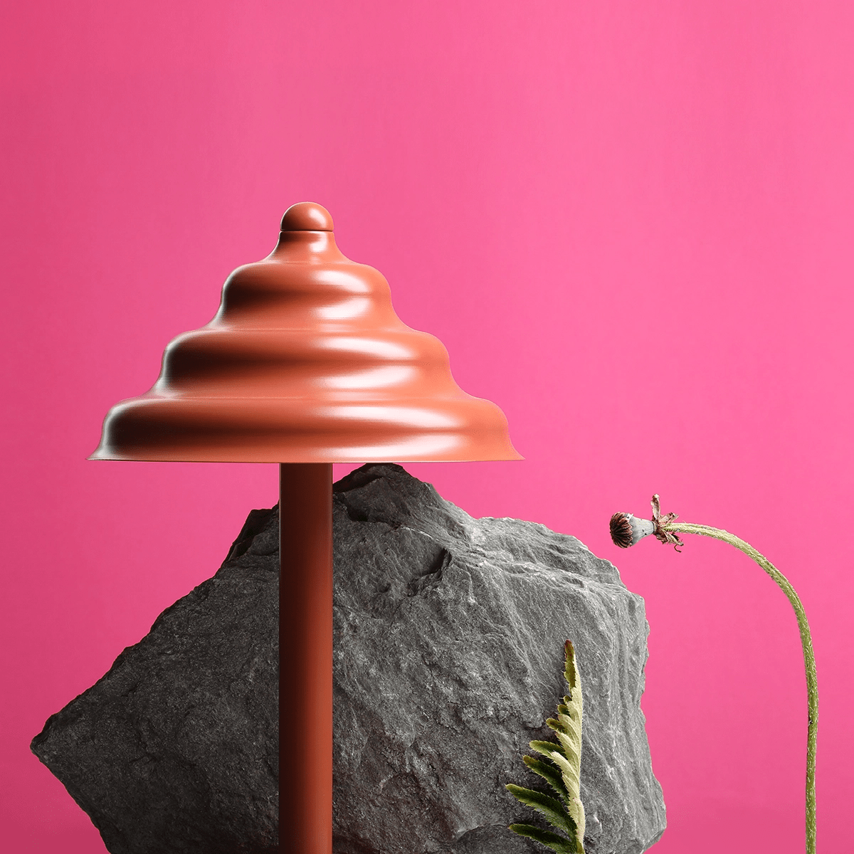 Wave 36cm Orange bordslampa från Artera - Wave &auml;r en modern bordslampa med retro design vilket g&ouml;r den till en m&aring;ngfaldig belysning och passar in i alla hem.