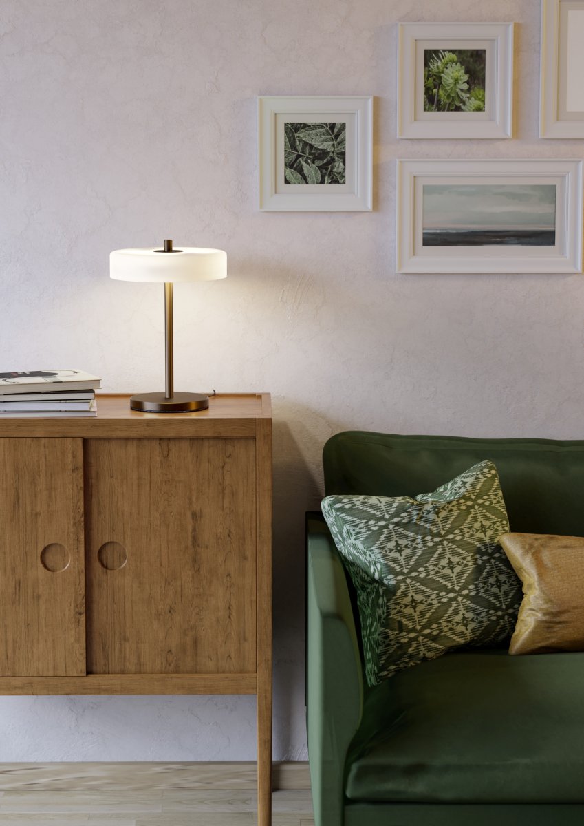 Salve 33cm Brons bordslampa från Eglo - Salve bordslampa har en lampfot i metall med bronsfinish och en rund kupa i opalglas som ger lampan ett mjukt och behagligt uttryck.