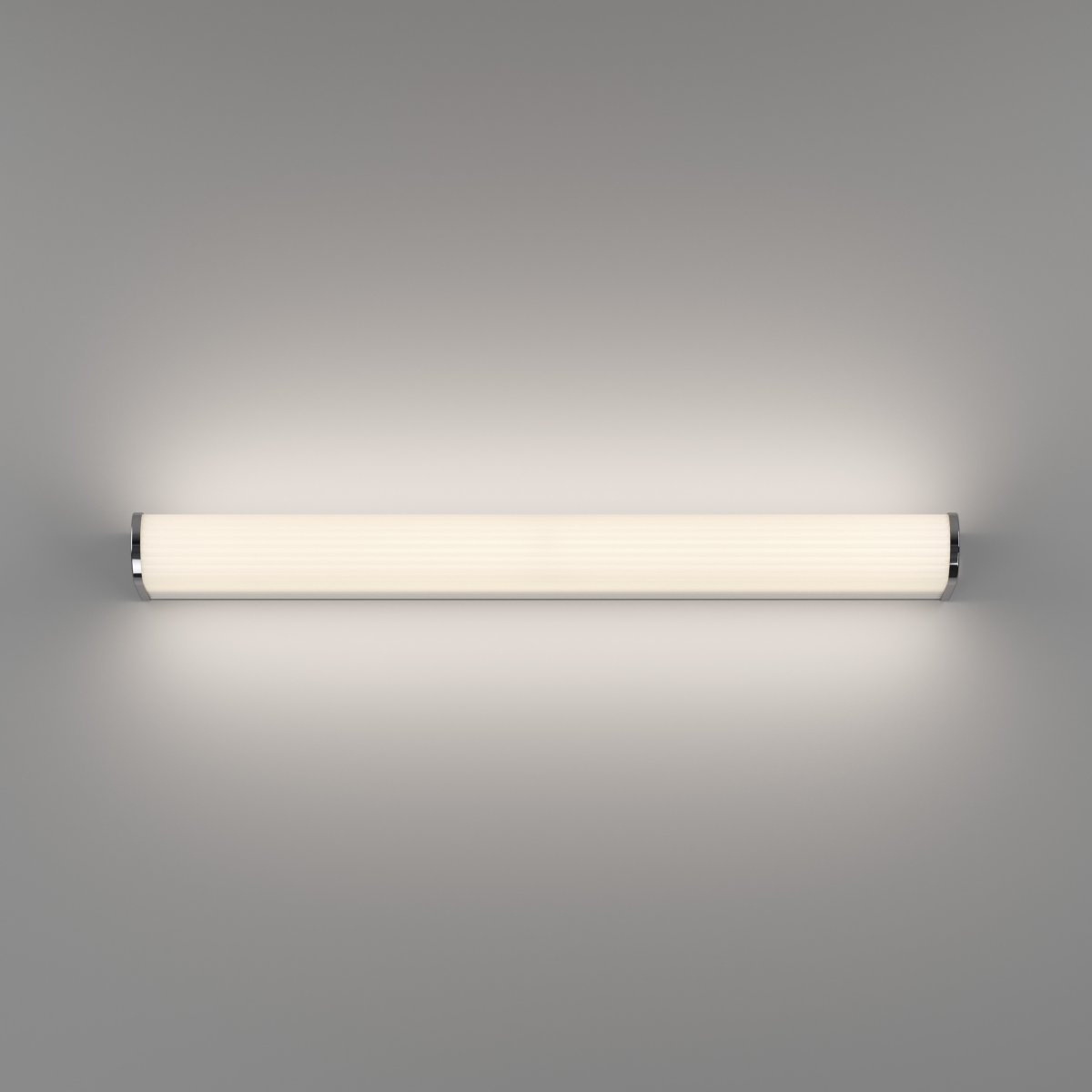 Patrovaro 60cm Vit badrumslampa från Eglo - Lampan har integrerad LED med ett ljusfl&ouml;de p&aring; 2000 lumen och f&auml;rgtemperaturen kan justeras i tre steg fr&aring;n vitt till kallvitt ljus.