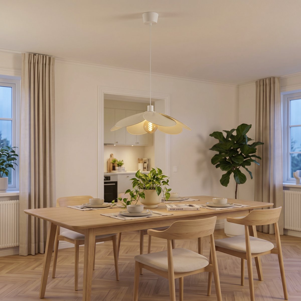 Binacua Ø60 Beige taklampa från Eglo - Textilen ger lampan ett mjukt och ombonat uttryck samtidigt som blomformen blir ett lekfullt inslag i rummet.