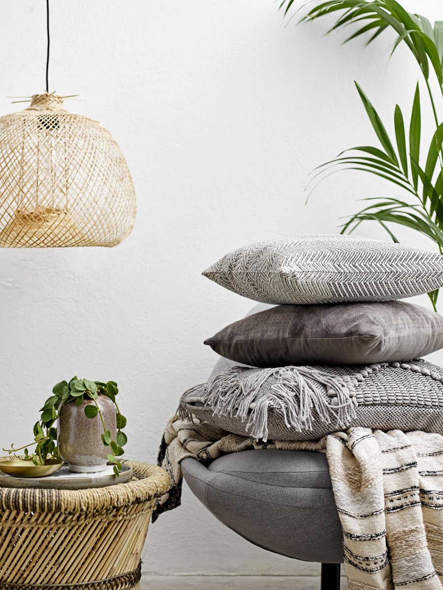 Rodi Ø42 Natur taklampa från Bloomingville - Rodi pendel fr&aring;n Bloomingville &auml;r tillverkad i vacker bambufl&auml;tning som sprider ett mjukt och st&auml;mningsfullt ljus i rummet.