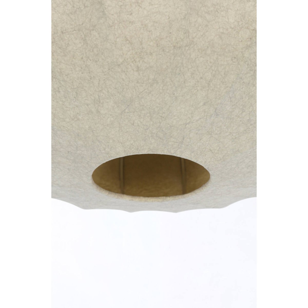 Fay Ø40 Brun plafond från Light & Living - Dess mjuka, b&ouml;ljande form ger ett harmoniskt uttryck och passar perfekt i b&aring;de moderna och klassiska milj&ouml;er.